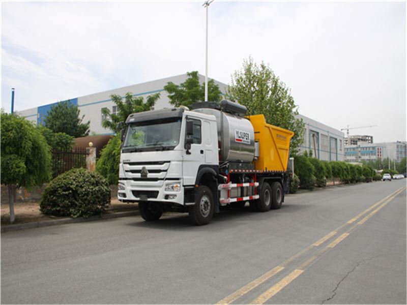 你知道同步碎石封層車在道路施工中的應(yīng)用